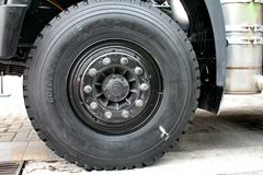 上汽红岩 新金刚重卡 350马力 6X4 5.6米自卸车(CQ3255HTG384)