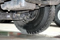 上汽红岩 新金刚重卡 350马力 6X4 5.6米自卸车(CQ3255HTG384)