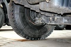 上汽红岩 新金刚重卡 350马力 6X4 5.6米自卸车(CQ3255HTG384)