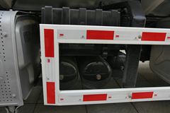 陕汽重卡 德龙新M3000 290马力 8X4 油罐车(SX5316GYYGM456)