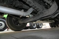 陕汽重卡 德龙新M3000 290马力 8X4 油罐车(SX5316GYYGM456)