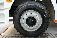 陕汽重卡 德龙新M3000 290马力 8X4 油罐车(SX5316GYYGM456)