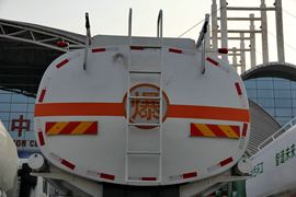 德龙新M3000 油罐车上装图片