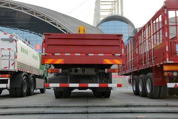 德龙F3000&nbsp;随车吊外观图片