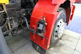 德龙F3000&nbsp;随车吊底盘图片