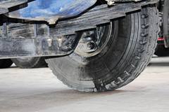 上汽红岩 新金刚重卡 310马力 8X4 7.6米自卸车(CQ3315HMG366B)