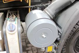 杰狮&nbsp;随车吊底盘图片