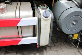 杰狮&nbsp;随车吊底盘图片