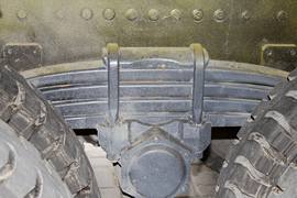 杰狮&nbsp;随车吊底盘图片