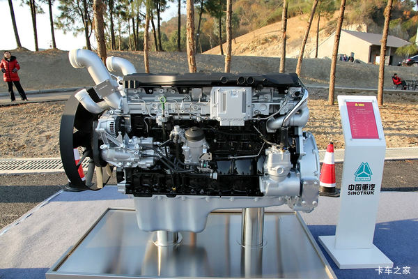 中国重汽MC11.44-52 440马力 11L 国五 柴油发动机