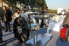 中国重汽MC07.35-40 350马力 7L 国四 柴油发动机