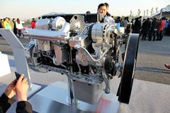 中国重汽MC07.35-40 350马力 7L 国四 柴油发动机