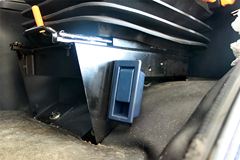 上汽红岩 杰狮M100重卡 290马力 4X2牵引车(CQ4185HMG361)