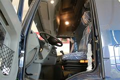 上汽红岩 杰狮M100重卡 290马力 4X2牵引车(CQ4185HMG361)