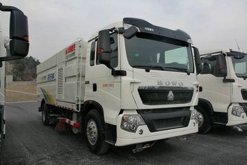 中国重汽 HOWO T5G 240马力 4X2 扫路车(华威驰乐牌)(SGZ5160TXSZZ5T5L)