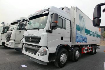 中国重汽 HOWO T5G 340马力 8X4 冷藏车(JYJ5317XLCD)