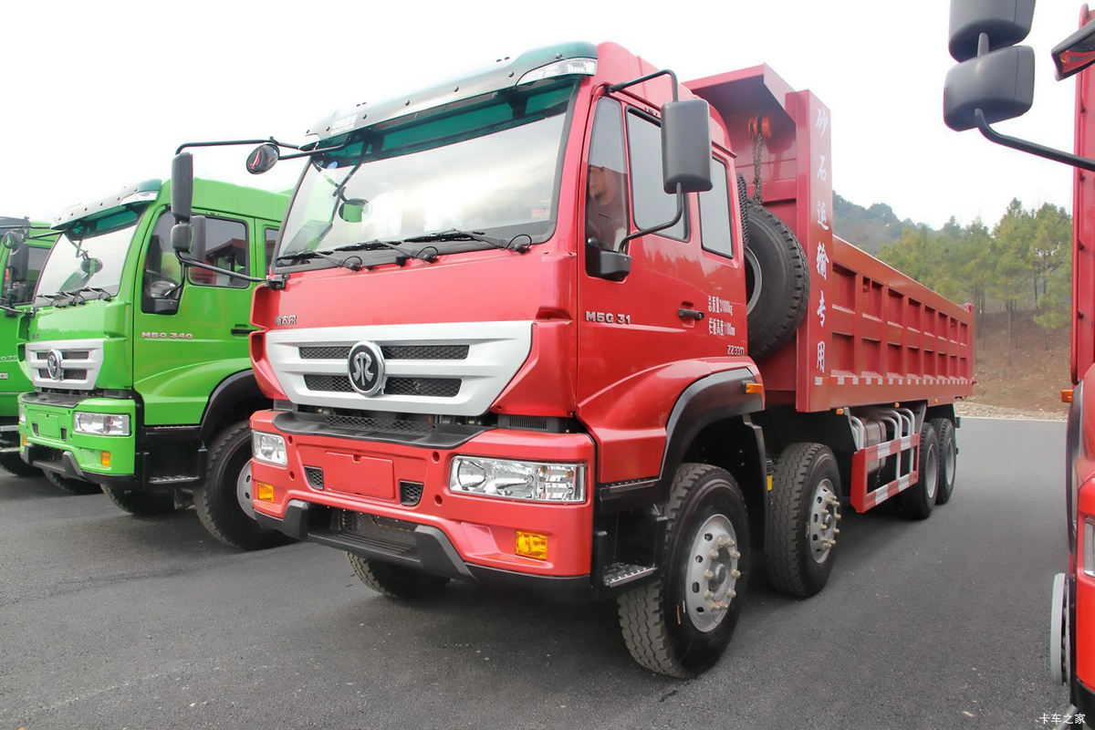 中国重汽 斯太尔M5G重卡 310马力 8X4 5.8米自卸车