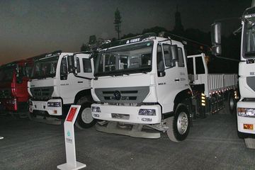 中国重汽 斯太尔M5G 210马力 4X2 随车吊(ZZ5161JSQH501GD1)