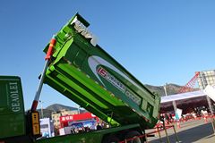 时骏 格奥雷重卡 336马力 6X4 5.8米LNG自卸车(U型斗新型渣土车)(LFJ3255G11)