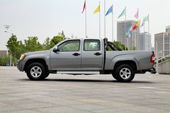 东风P66-221精英型 2.4L柴油 两驱 双排皮卡