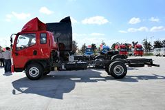 解放 J6F 重载版 150马力 4X2排半轻卡底盘 解放 J6F 重载版 150马力 4X2排半轻卡底盘