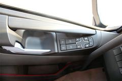 沃尔沃 新FH重卡 460马力 6X2R 高顶牵引车(土豪金)