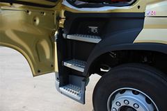 沃尔沃 新FH重卡 460马力 6X2R 高顶牵引车(土豪金)