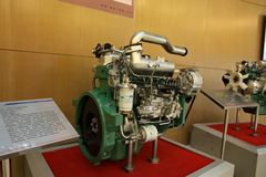 锡柴4DX23-130 130马力 3.86L 国二 柴油发动机