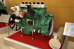 锡柴CA6SL2-29E5N 290马力 8.6L 国五 天然气发动机