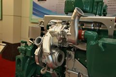 锡柴CA6DLDZ-26E4R 260马力 6.6L 国四 柴油发动机