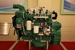 锡柴CA4DF4-17E4 170马力 4.75L 国四 柴油发动机 锡柴CA4DF4-17E4 170马力 4.75L 国四 柴油发动机