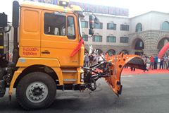 陕汽重卡 德龙F3000 375马力 6X4 除雪车(陕汽榆林牌)