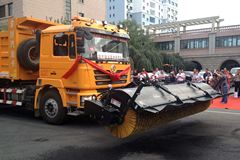 陕汽重卡 德龙F3000 385马力 6X4 除雪车(陕汽榆林牌)