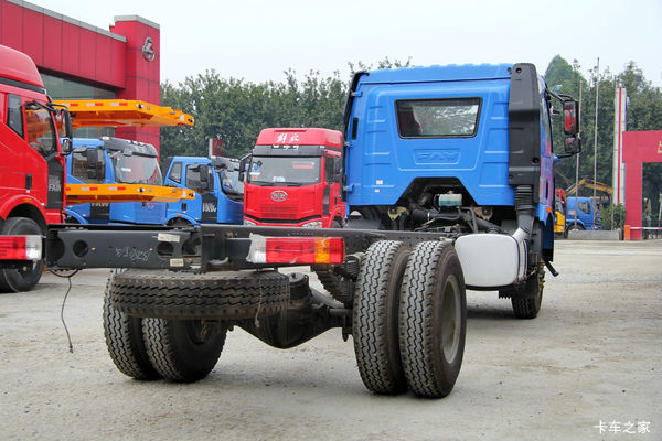 特惠:J6L 大柴 180P 7.7米 载货