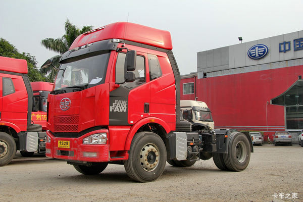 一汽解放 J6M重卡 350马力 4X2牵引车(CA4180P63K2AE4)