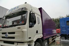 东风柳汽 乘龙M5重卡 245马力 6X2 9.6米排半厢式载货车(LZ5200XXYM5CA) 东风柳汽 乘龙M5重卡 245马力 6X2 9.6米排半厢式载货车(LZ5200XXYM5CA)