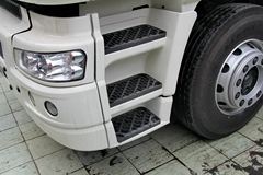 东风柳汽 乘龙M5重卡 245马力 6X2 9.6米排半厢式载货车(LZ5200XXYM5CA) 东风柳汽 乘龙M5重卡 245马力 6X2 9.6米排半厢式载货车(LZ5200XXYM5CA)