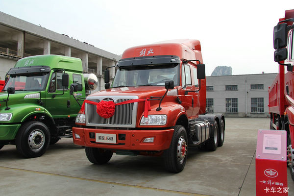 一汽柳特 新安捷(L5R)重卡 350马力 6X4危险品长头牵引车(CA4256K2E4R5T1A92)