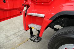 一汽柳特 金大陆重卡 350马力 8X4 7.6米自卸车(LZT3310P31K2E4T4A93)