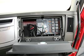 金陆(原属一汽柳特)&nbsp;自卸车驾驶室                                               图片