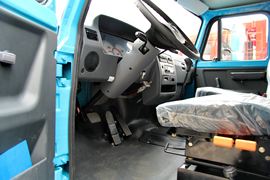 神力L4&nbsp;自卸车驾驶室                                               图片