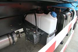 神力L4&nbsp;自卸车底盘                                                图片