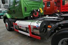 一汽柳特 新安捷(L5R)重卡 350马力 4X2 LNG长头牵引车(CA4181N2E5A90)