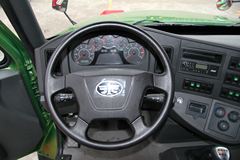 一汽柳特 新安捷(L5R)重卡 350马力 6X4 LNG长头牵引车(CA4253N2E5R5T1A92)