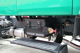 神力L4&nbsp;牵引车底盘                                                图片