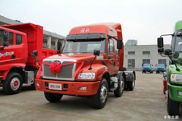 一汽柳特 新安捷(L5R)重卡 350马力 6X2 LNG长头牵引车(速比：4.769)(CA4252N2E5R5T3A90)