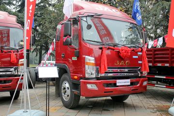 江淮帅铃 威司达W530中卡 165马力 4X2 7.5米厢式载货车底盘(HFC5162XXYP70K1E1)