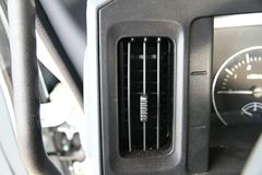 跃进 超越C500-33 140马力 4.1米单排栏板轻卡(上菲红)(NJ1041ZFDCWZ)