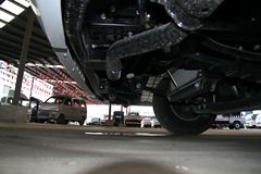 跃进 超越C500-33 140马力 4.1米单排栏板轻卡(上菲红)(NJ1041ZFDCWZ)