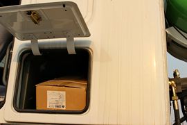 HOWO-7&nbsp;混凝土搅拌车驾驶室                                               图片